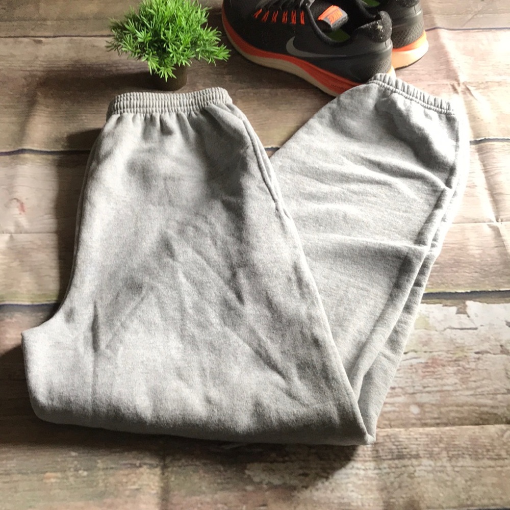 Hanes Premium Lt Grey sweatpants in medium